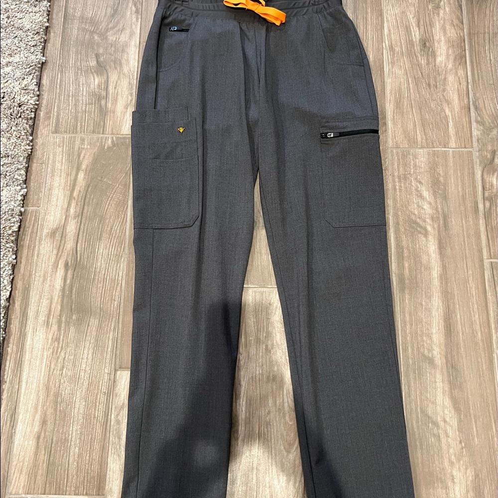 Poppy scrubs